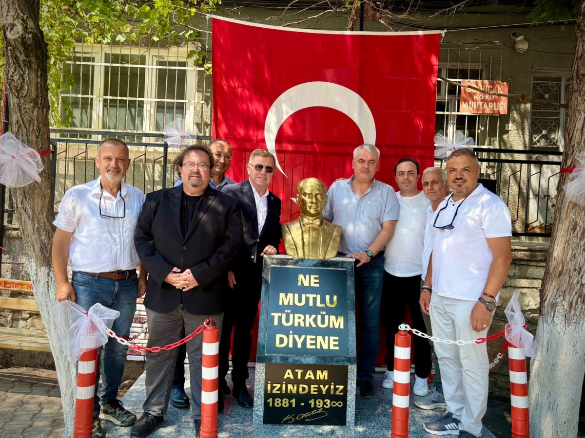 Köylü Milletin Efendisidir !
